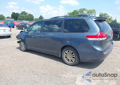 2013 Toyota Sienna Xle V6 8 Passenger из США, поврежденный, VIN 5TDYK3DC0DS363372